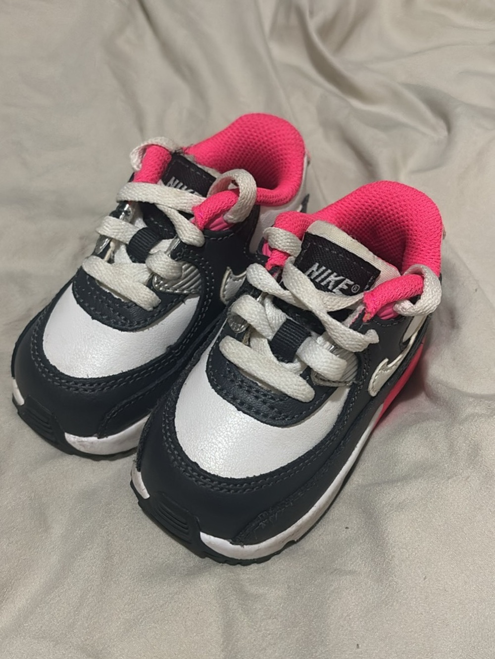 Nike shoes toddler size 4